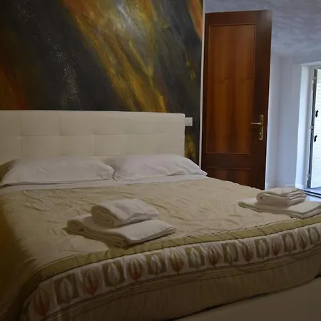 Alojamento de Acomodação e Pequeno-almoço La Terrazza Montalbano Elicona