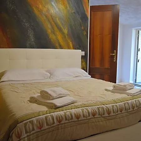 La Terrazza B&B 몬탈바노 엘리코나