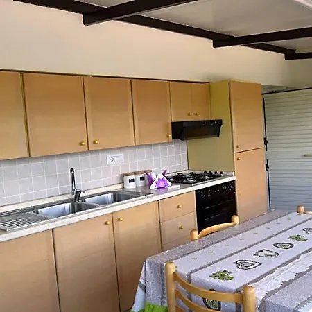 לינה וארוחת בוקר La Terrazza מונטאלבאנו אליקונה